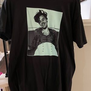 Black large new concert tshirt